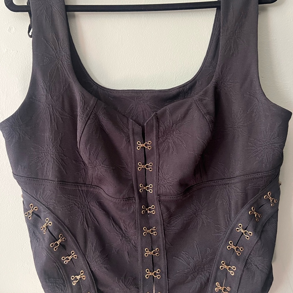 Free People Don’t Look Back Black top